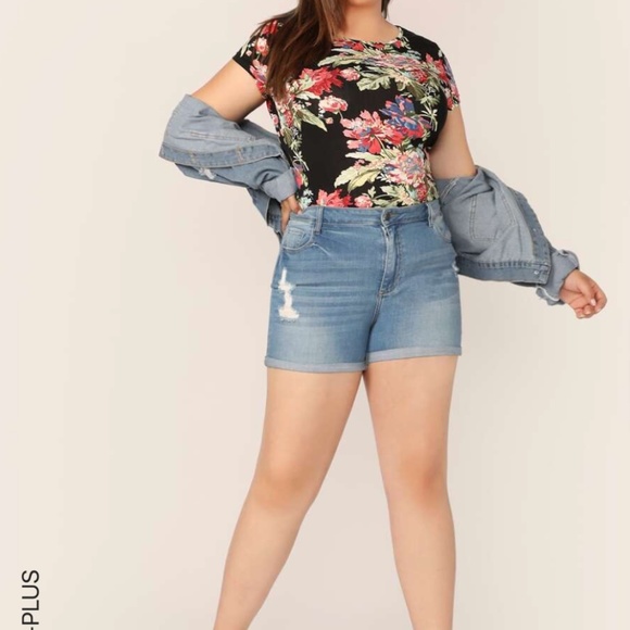 SHEIN Plus Floral Print Cap Sleeve Top - Picture 2 of 7